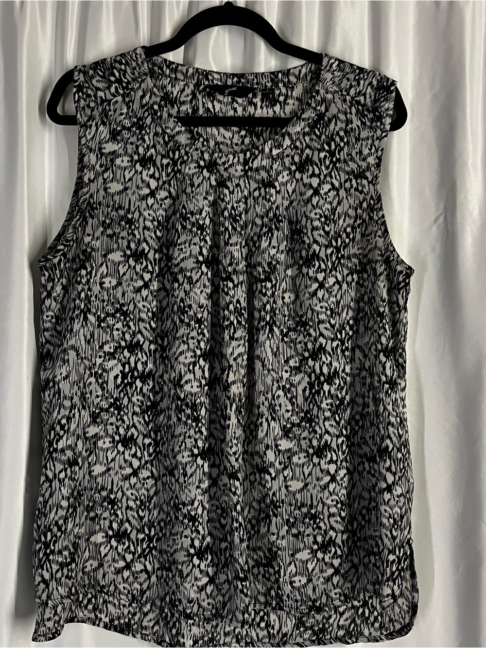 GNW Black and White Printed Sleeveless Camisole